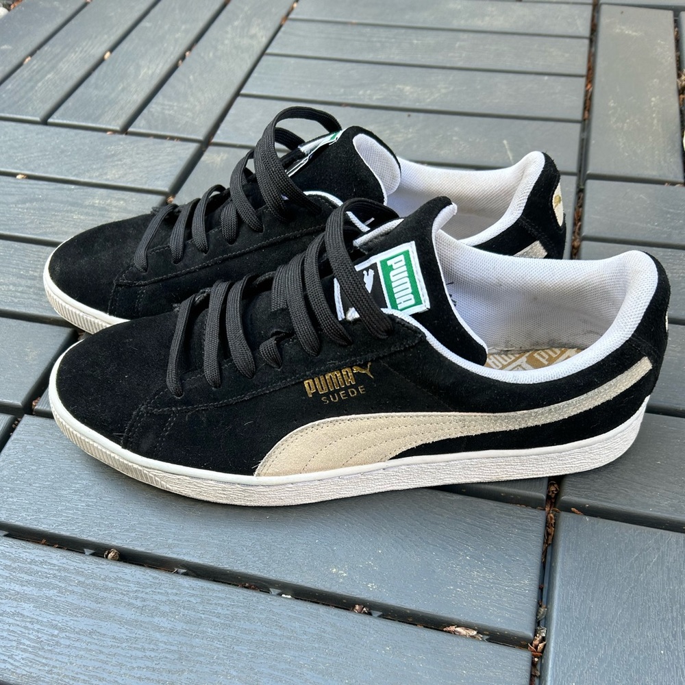 Classic men’s black & cream Puma Suedes size 12US